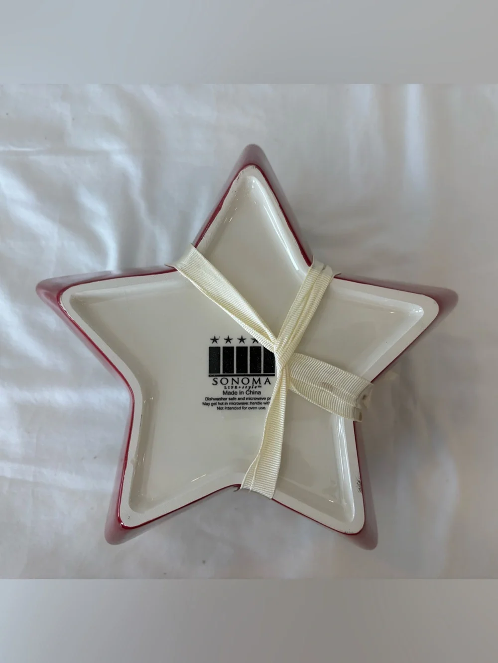 NEW Set of 3 Star Shaped Ceramic Nesting Bowls Red White Blue Patriotic Unused